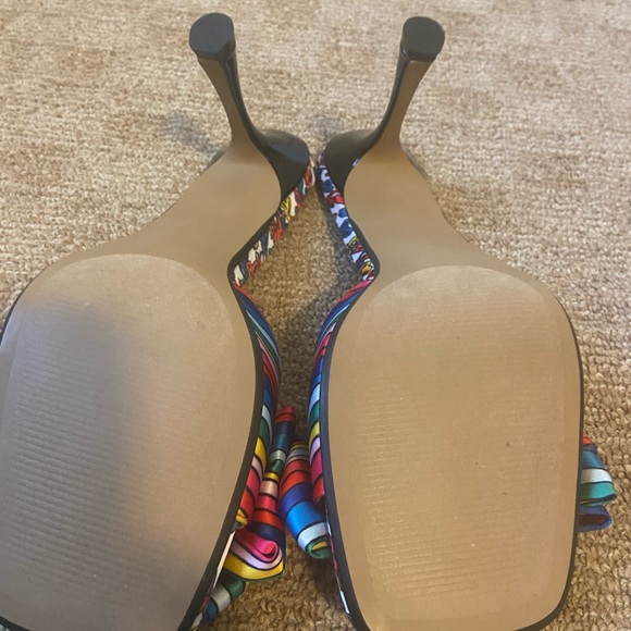 COPY - Betsy Johnson - Picture 4 of 5